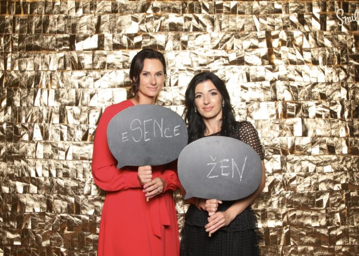 Tereza Sabáčková a Gabriela Kalista – Charitativní kalendář eSENce ženy